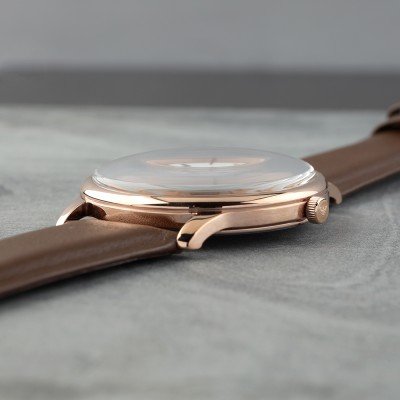 Side profile of Emporio Armani AR11572 showing case thickness and strap