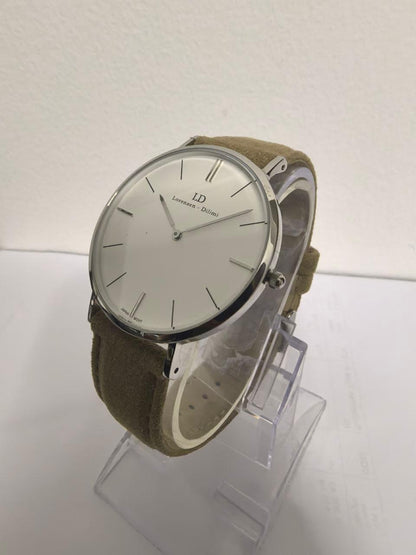 Lorenzen Dilimi watch side profile with beige suede strap